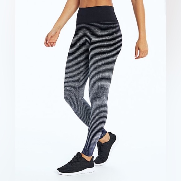 Marika 27” Seamless High Waist Dip Dye Leggings Size XL Charcoal, Navy Black NWT - Picture 3 of 8